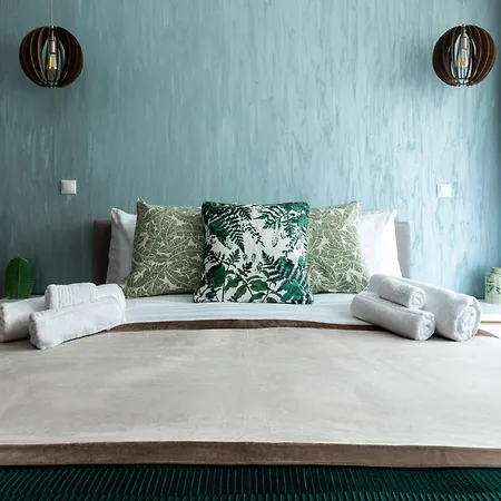 Welcome To The Jungle! Appartement Bucarest